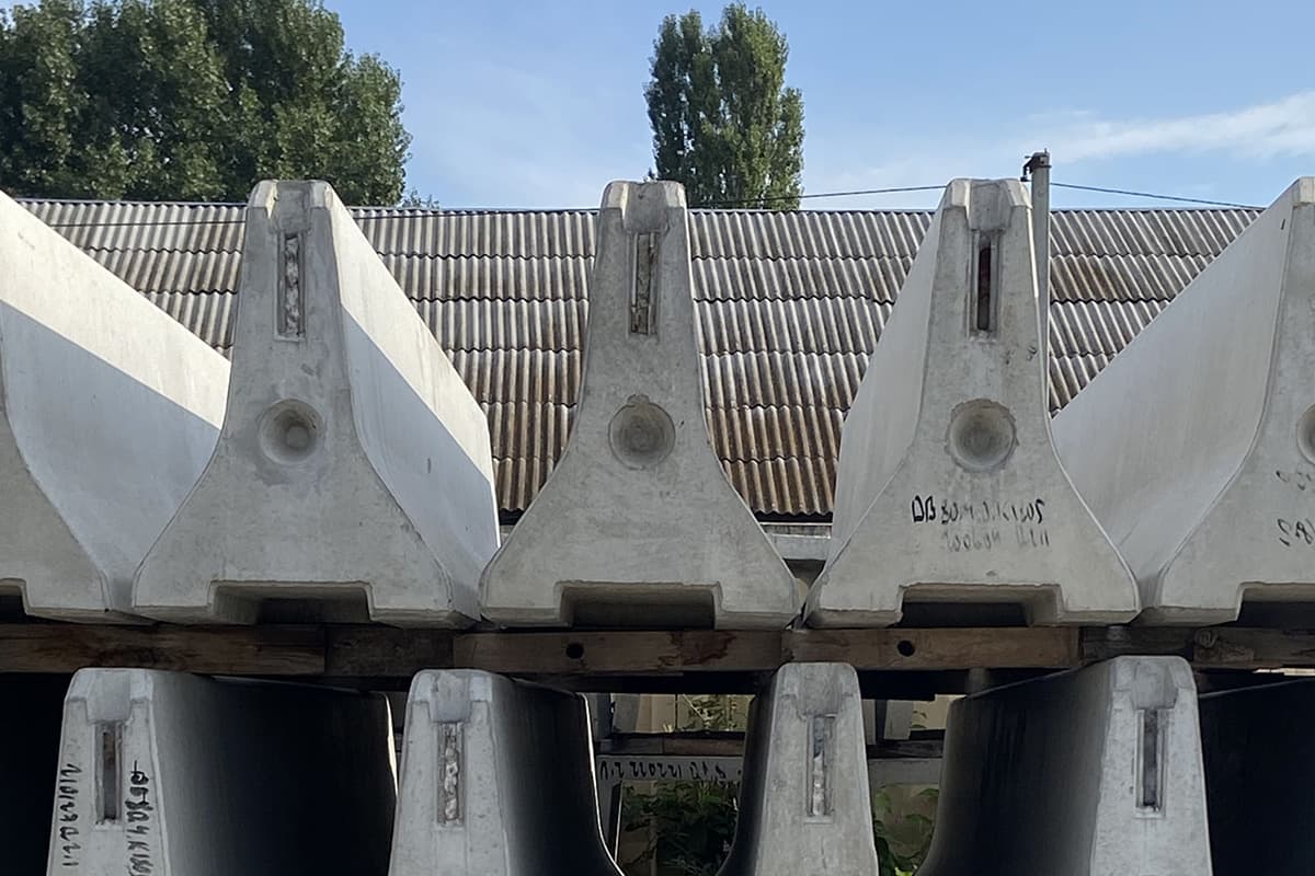 ДОРОЖНІ ОБМЕЖУВАЧІ 3